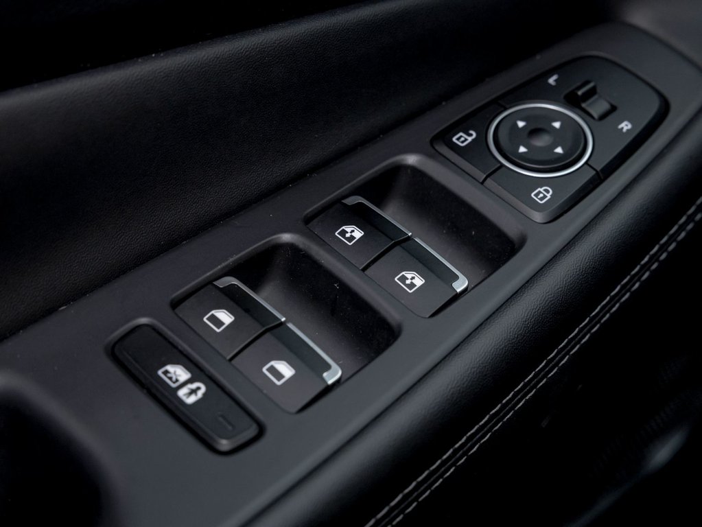 Hyundai Santa Fe Plug-In Hybrid  2023 à St-Jérôme, Québec - 27 - w1024h768px