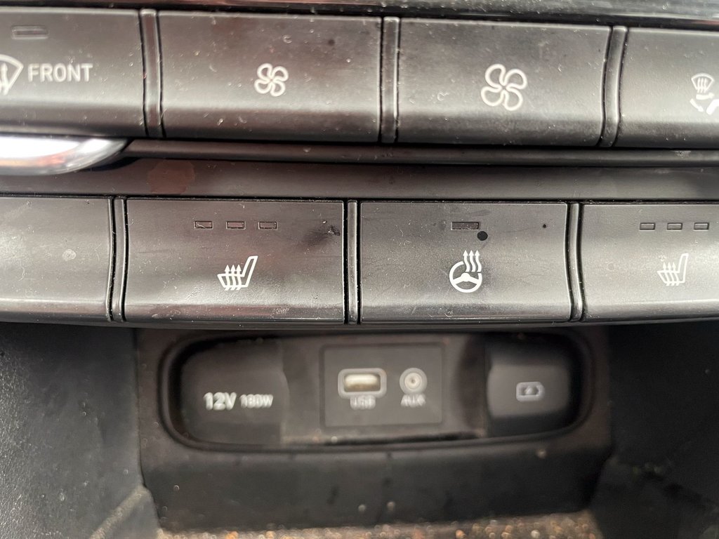 2020 Hyundai Santa Fe in St-Jérôme, Quebec - 12 - w1024h768px