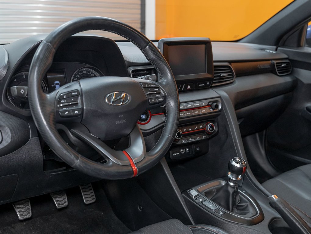 Hyundai Veloster  2019 à St-Jérôme, Québec - 2 - w1024h768px