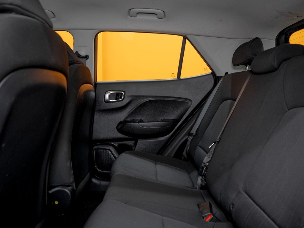 2021 Hyundai Venue in St-Jérôme, Quebec - 25 - w1024h768px