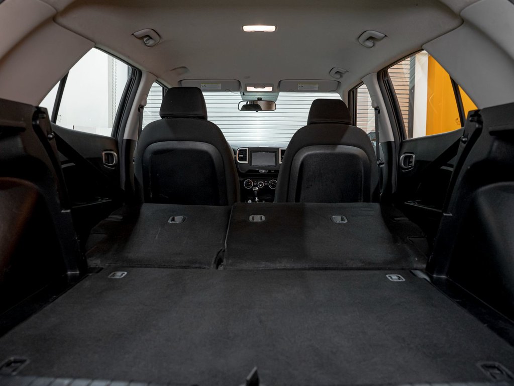2021 Hyundai Venue in St-Jérôme, Quebec - 27 - w1024h768px