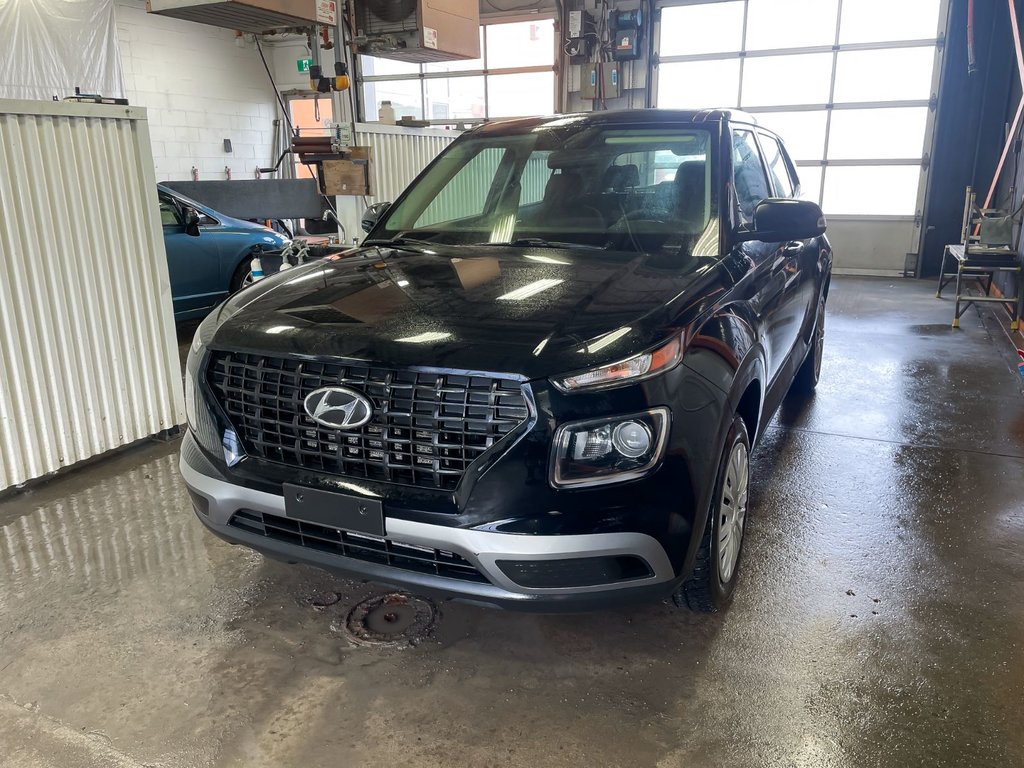 Hyundai Venue  2021 à St-Jérôme, Québec - 1 - w1024h768px