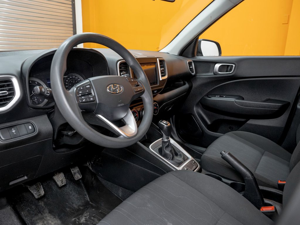 2021 Hyundai Venue in St-Jérôme, Quebec - 2 - w1024h768px