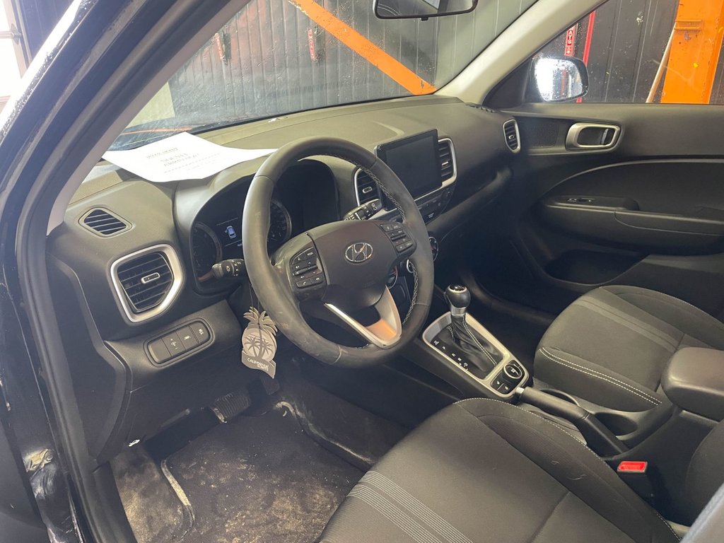 2021 Hyundai Venue in St-Jérôme, Quebec - 3 - w1024h768px