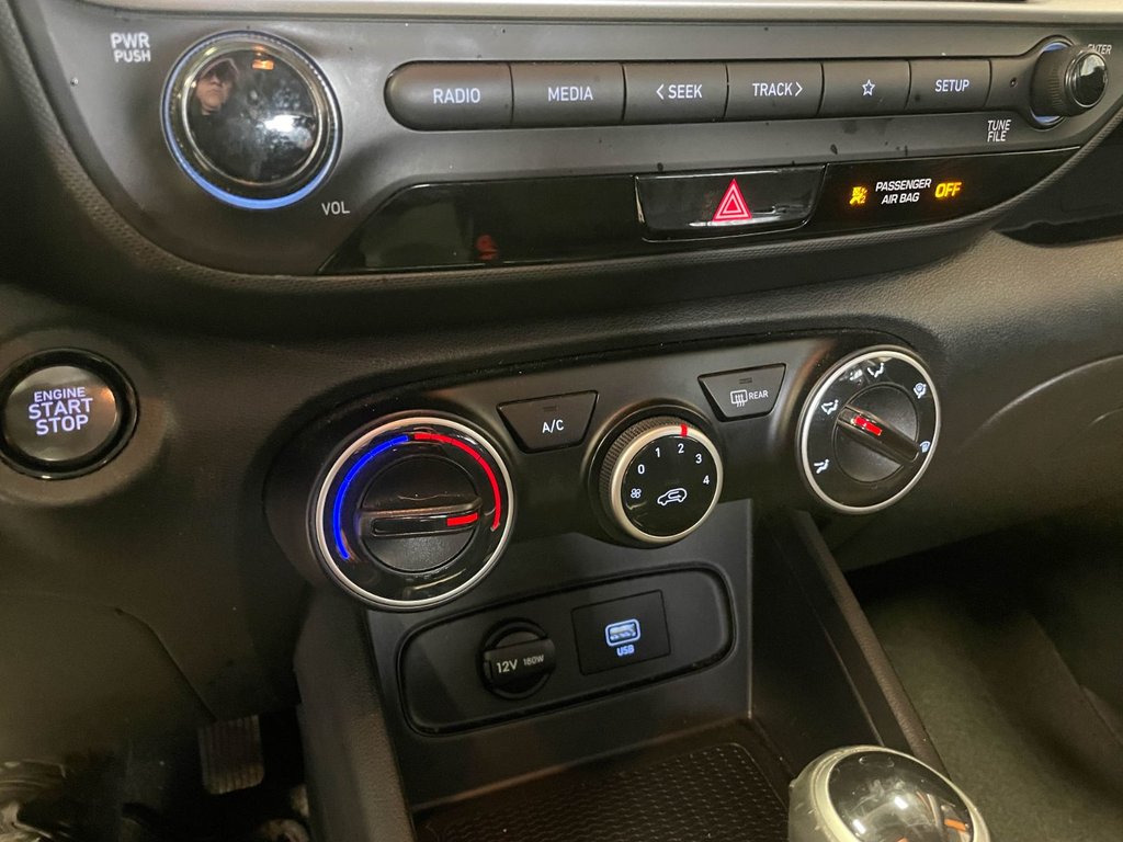 2021 Hyundai Venue in St-Jérôme, Quebec - 12 - w1024h768px