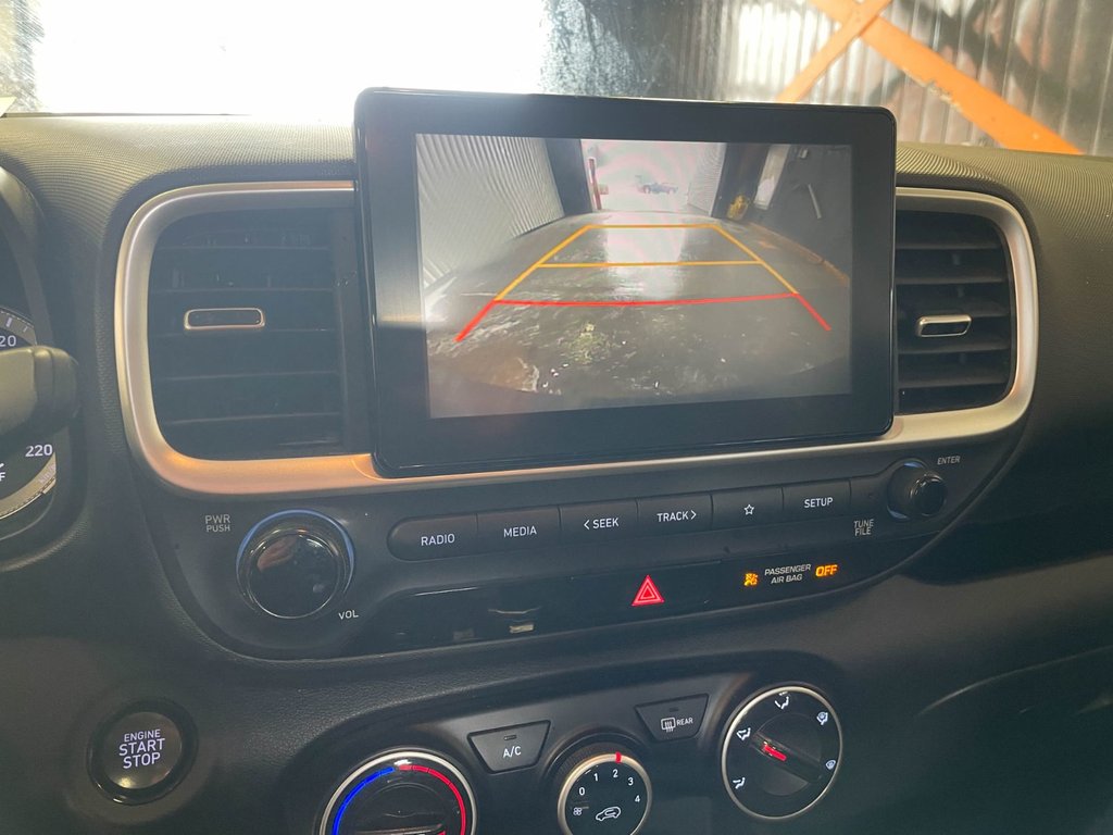 2021 Hyundai Venue in St-Jérôme, Quebec - 13 - w1024h768px