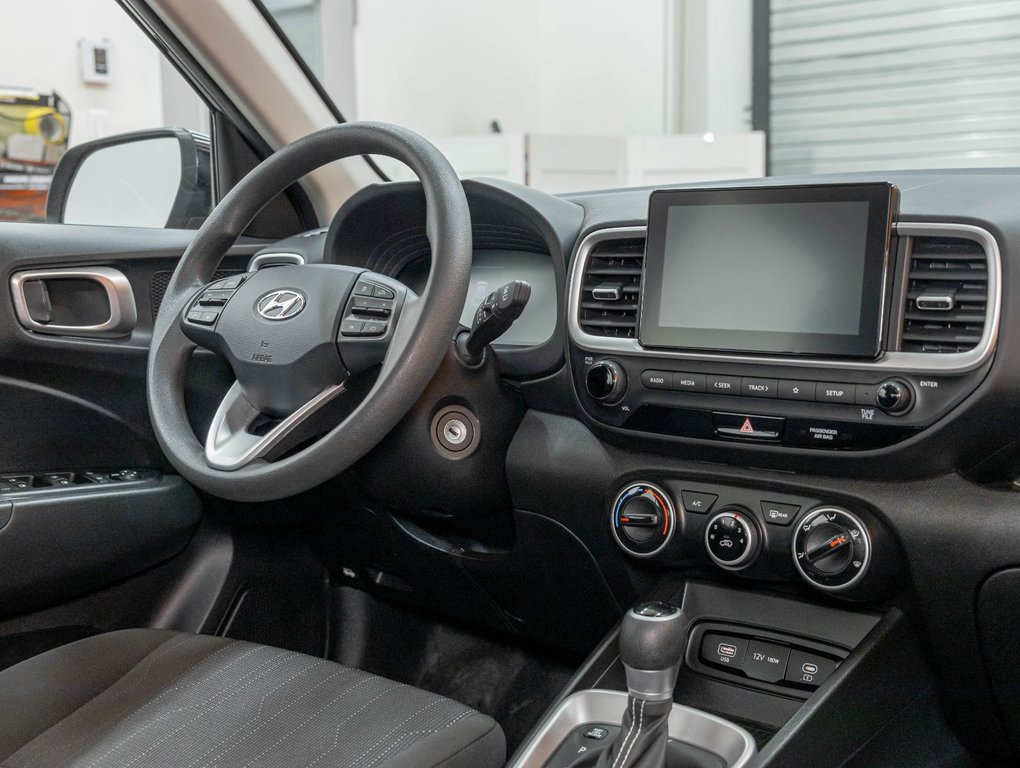 2023 Hyundai Venue in St-Jérôme, Quebec - 20 - w1024h768px