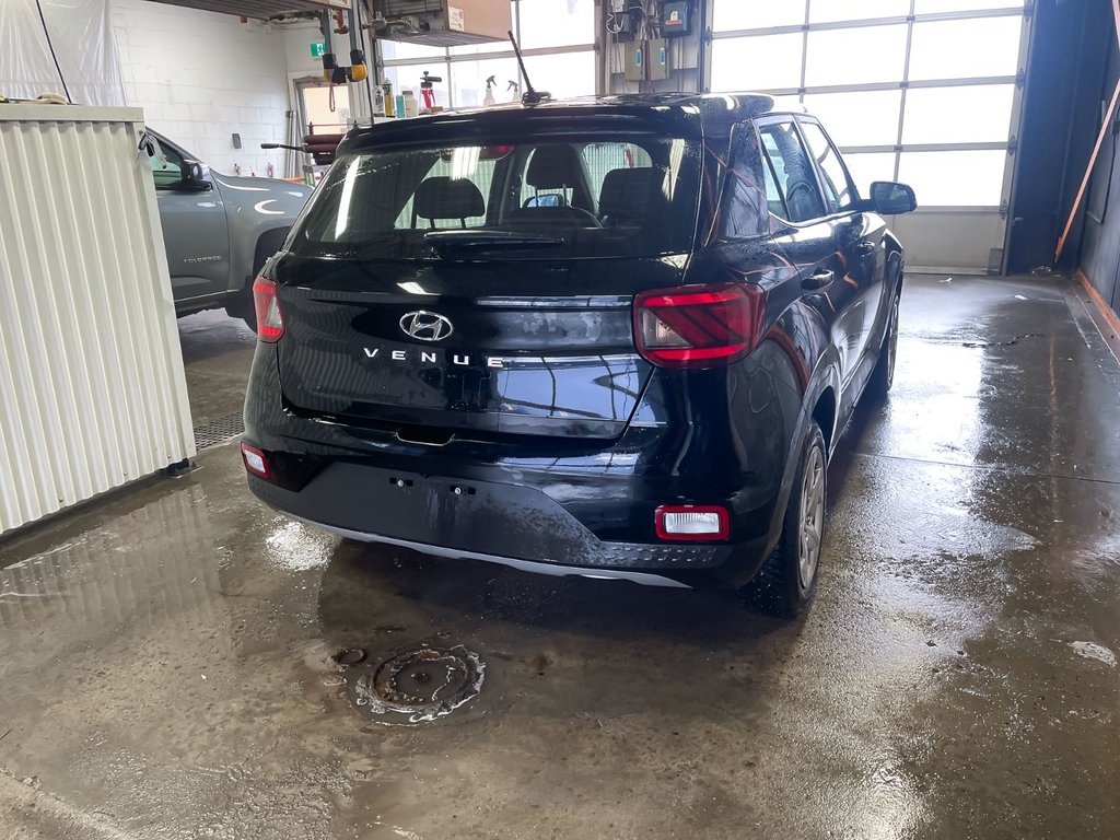 2023 Hyundai Venue in St-Jérôme, Quebec - 8 - w1024h768px