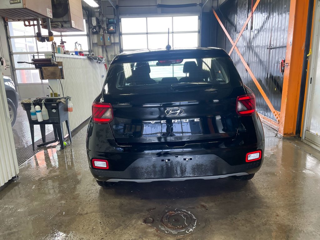 2023 Hyundai Venue in St-Jérôme, Quebec - 6 - w1024h768px