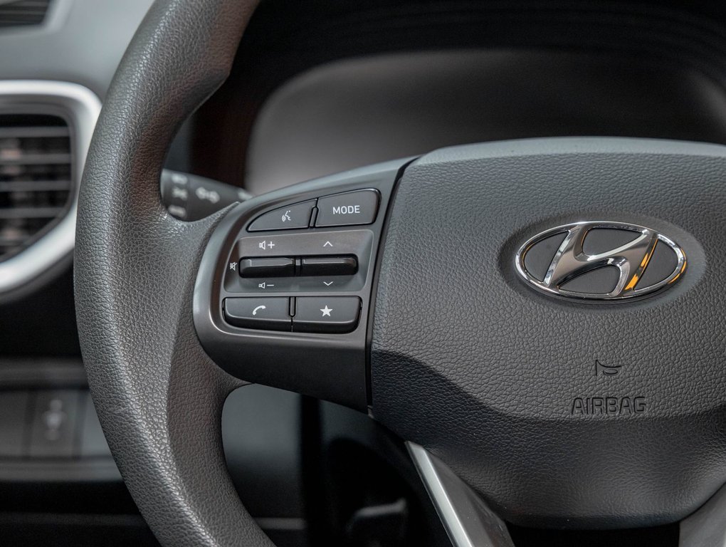 2023 Hyundai Venue in St-Jérôme, Quebec - 21 - w1024h768px