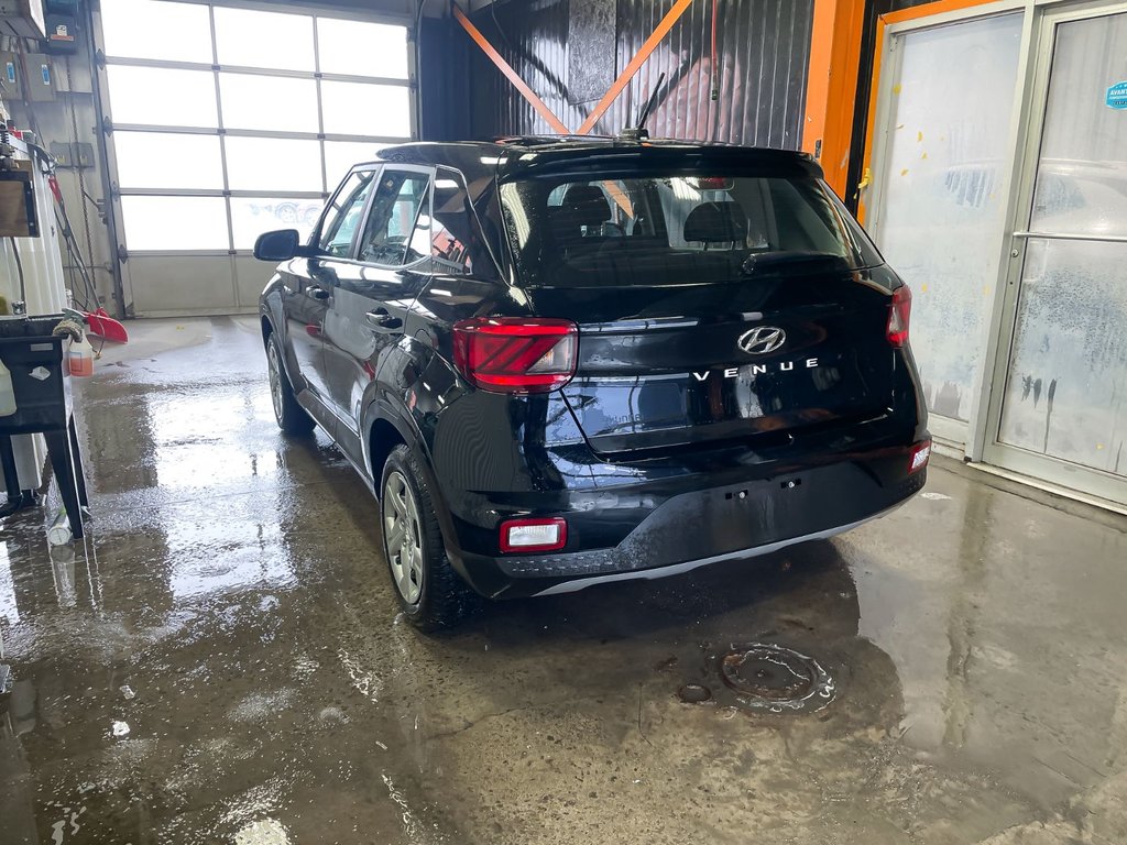 2023 Hyundai Venue in St-Jérôme, Quebec - 5 - w1024h768px
