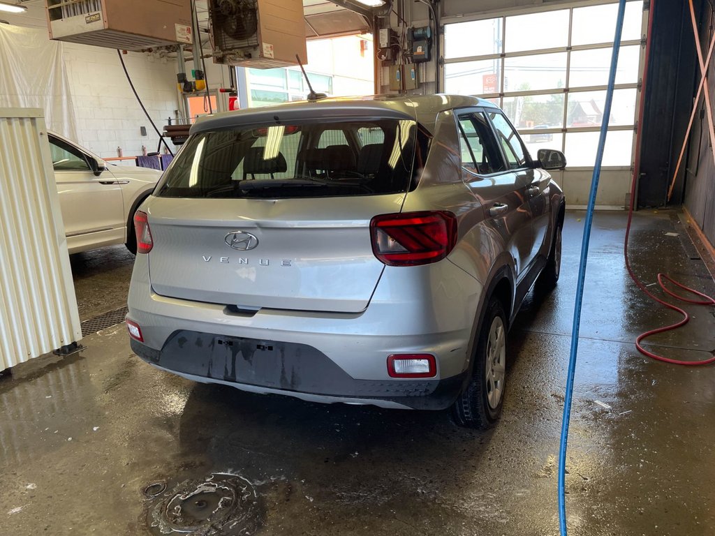 2024 Hyundai Venue in St-Jérôme, Quebec - 8 - w1024h768px