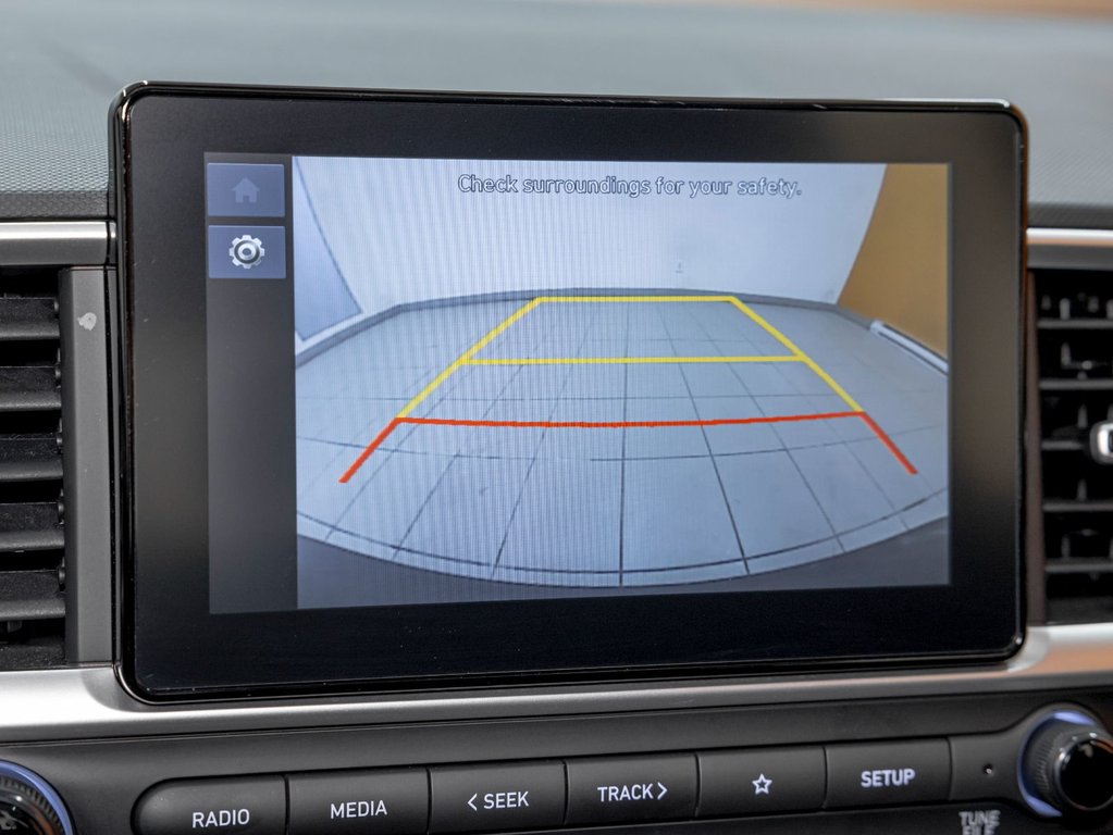 2025 Hyundai Venue in St-Jérôme, Quebec - 17 - w1024h768px