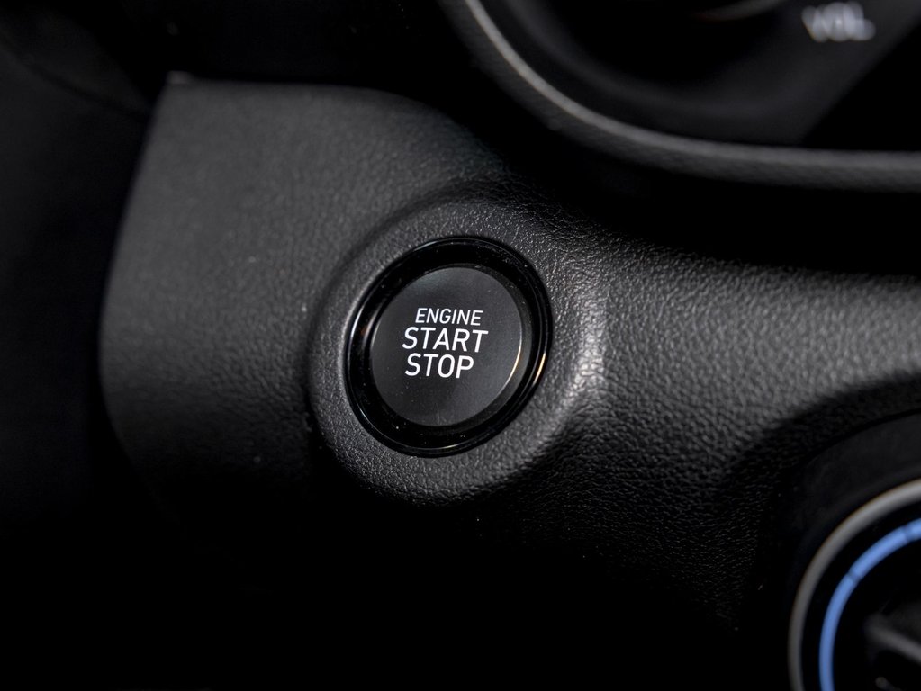 2025 Hyundai Venue in St-Jérôme, Quebec - 24 - w1024h768px