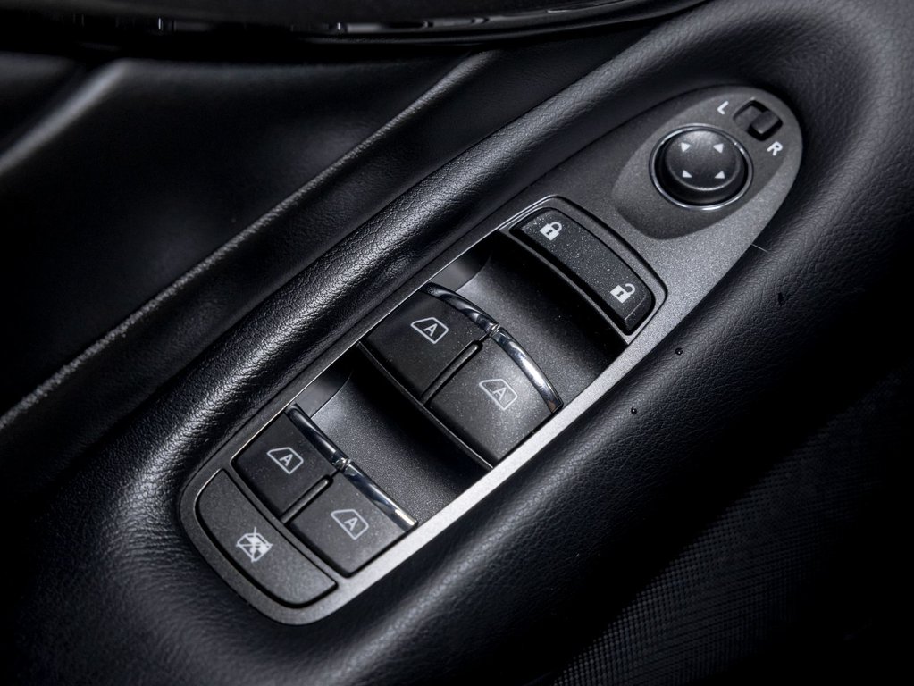 Infiniti Q50  2023 à St-Jérôme, Québec - 26 - w1024h768px