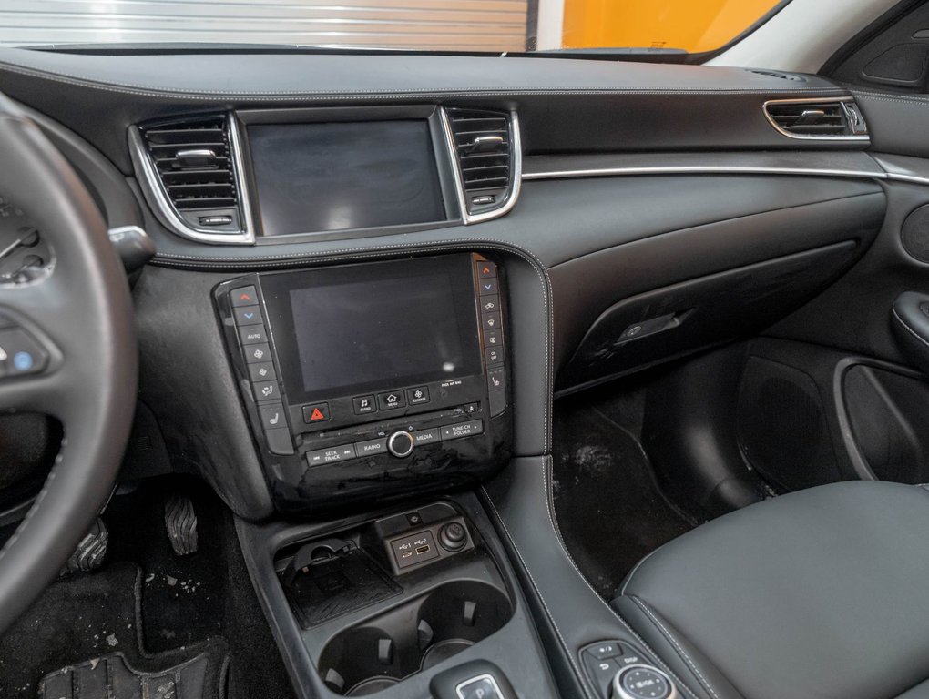 2023 Infiniti QX50 in St-Jérôme, Quebec - 20 - w1024h768px
