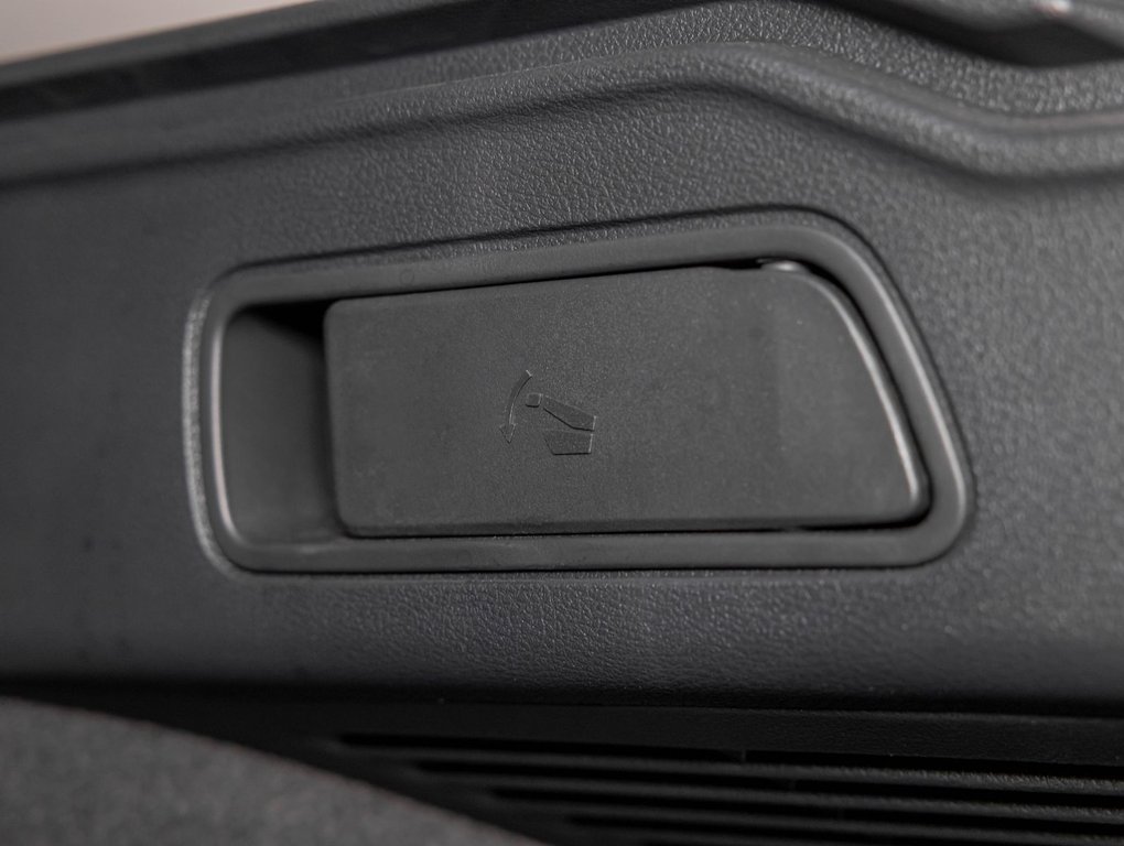 2023 Infiniti QX50 in St-Jérôme, Quebec - 35 - w1024h768px