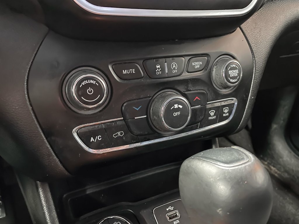 2019 Jeep Cherokee in St-Jérôme, Quebec - 16 - w1024h768px