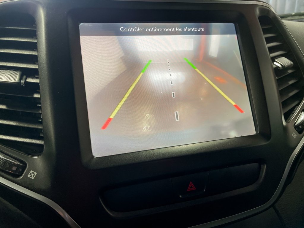 2019 Jeep Cherokee in St-Jérôme, Quebec - 13 - w1024h768px