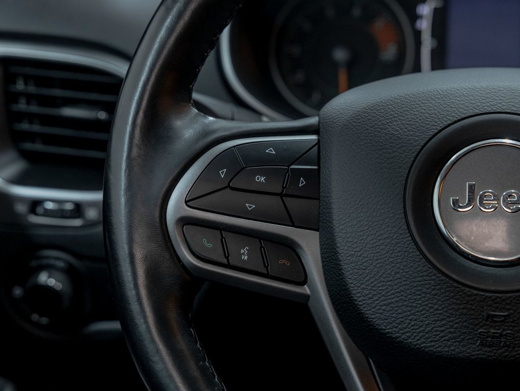 2021 Jeep Cherokee in St-Jérôme, Quebec - 14 - w1024h768px