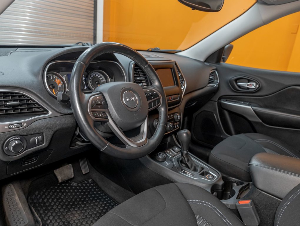 2021 Jeep Cherokee in St-Jérôme, Quebec - 2 - w1024h768px