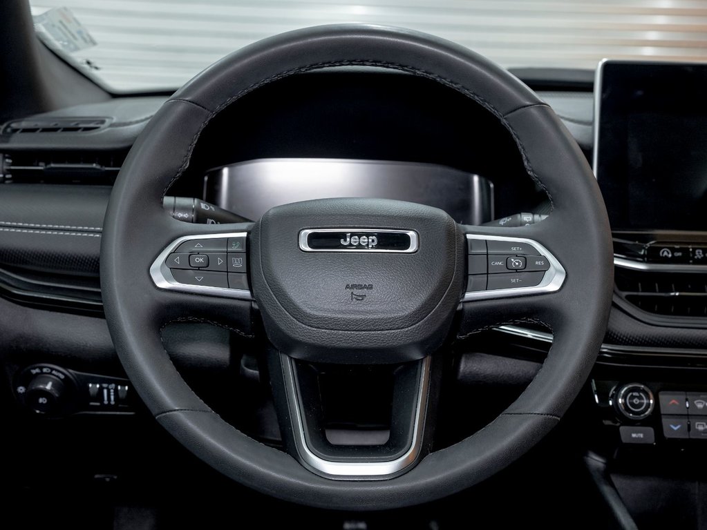Jeep Compass  2023 à St-Jérôme, Québec - 14 - w1024h768px