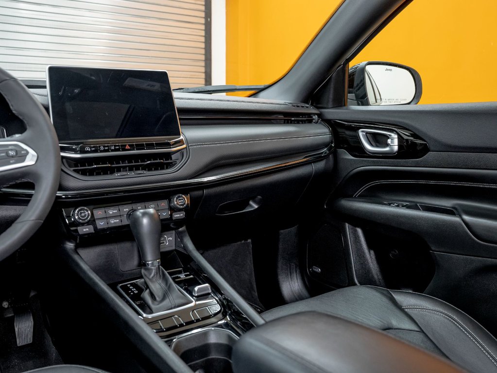 Jeep Compass  2023 à St-Jérôme, Québec - 23 - w1024h768px
