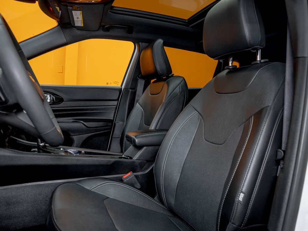 Jeep Compass  2023 à St-Jérôme, Québec - 11 - w1024h768px