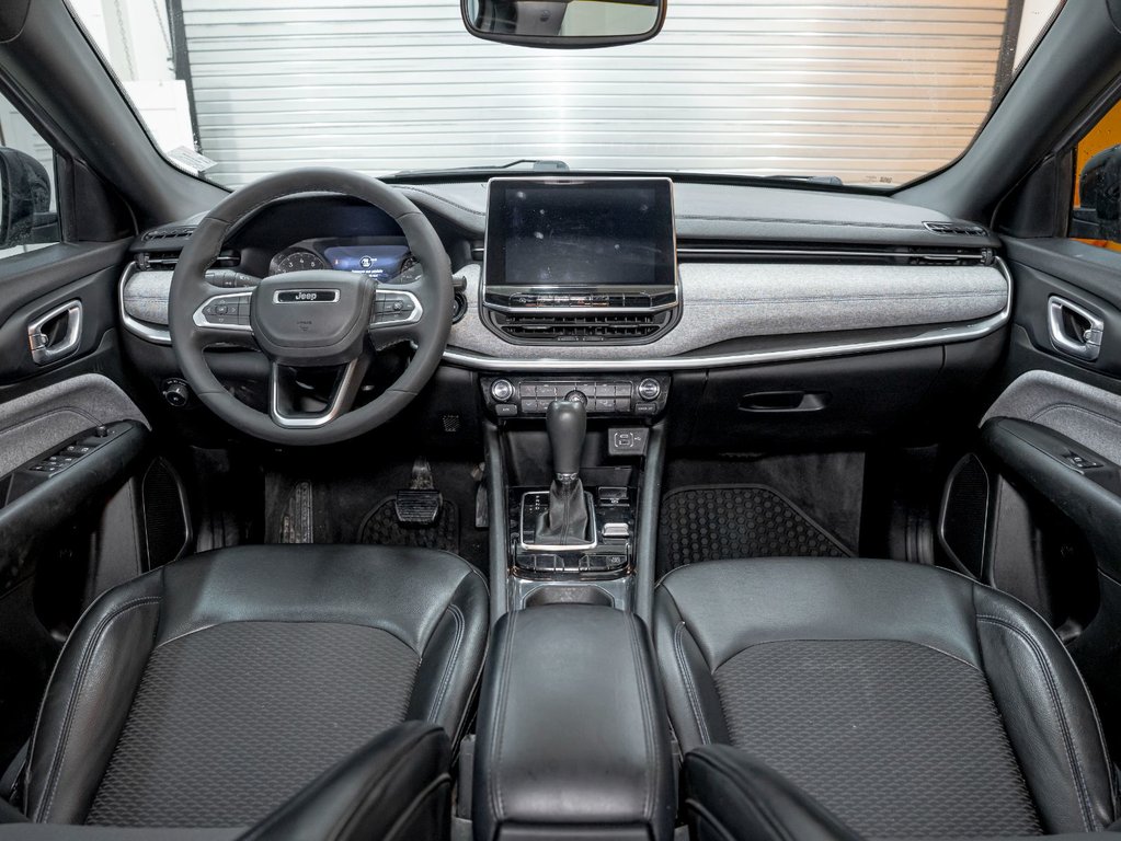 Jeep Compass  2023 à St-Jérôme, Québec - 11 - w1024h768px