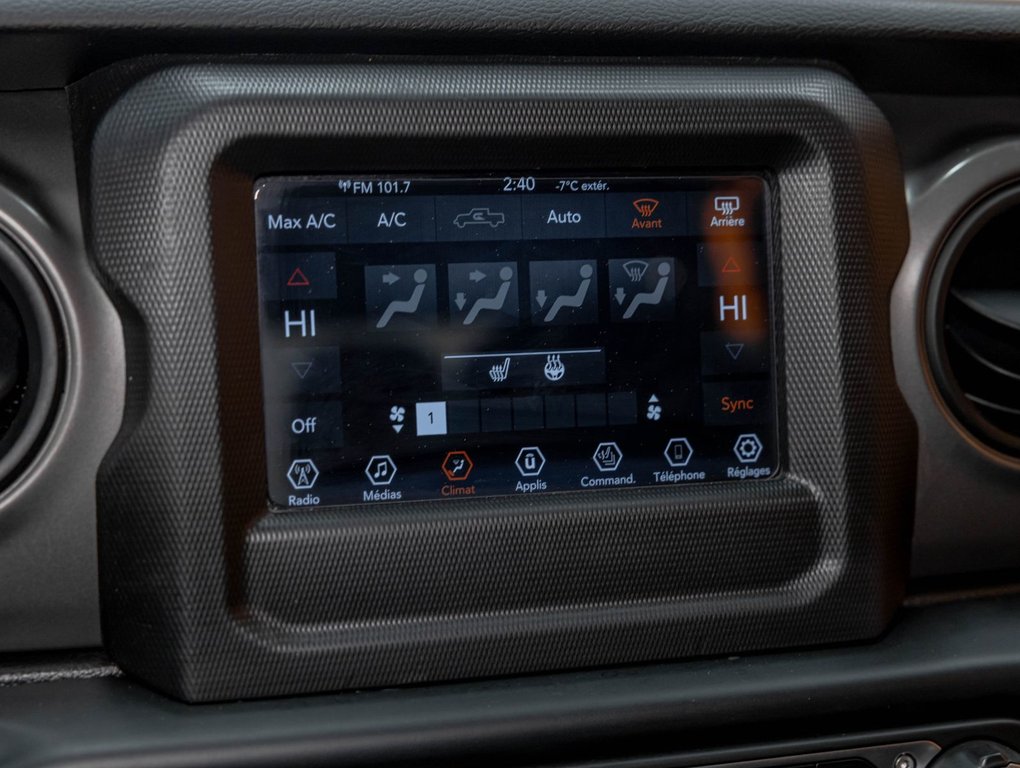 2022 Jeep Gladiator in St-Jérôme, Quebec - 16 - w1024h768px