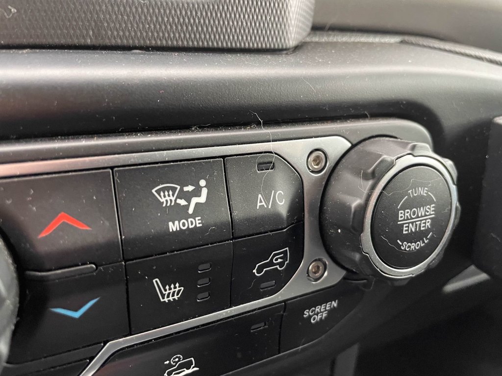 2022 Jeep Gladiator in St-Jérôme, Quebec - 14 - w1024h768px