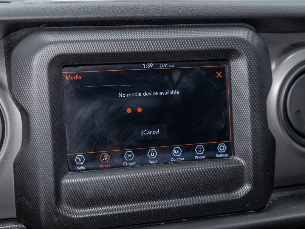 2022 Jeep Gladiator in St-Jérôme, Quebec - 18 - w1024h768px