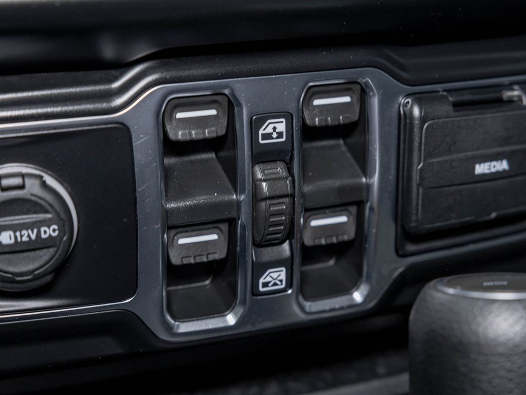 2022 Jeep Gladiator in St-Jérôme, Quebec - 22 - w1024h768px