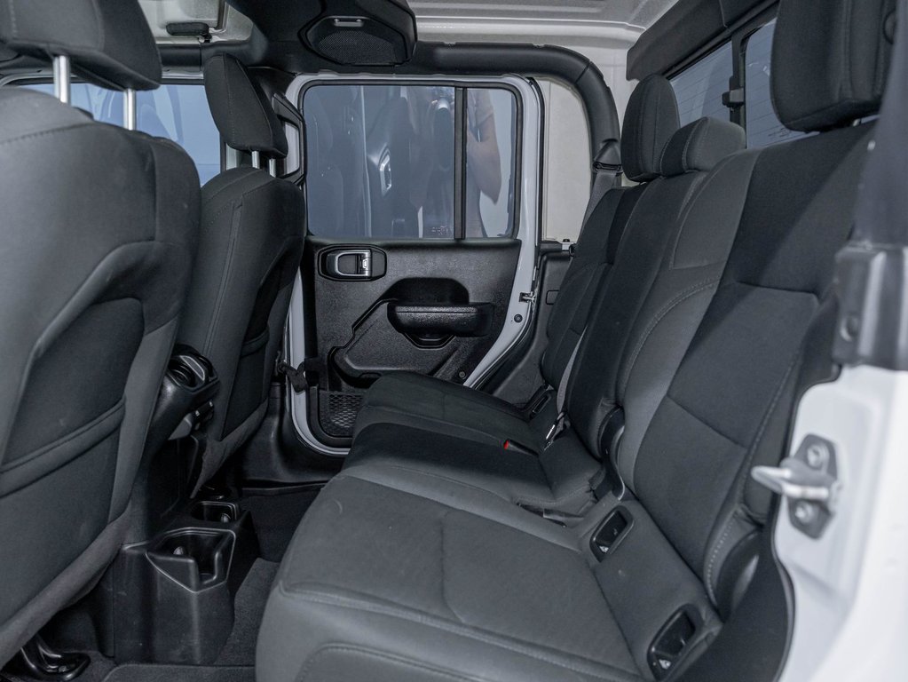 2022 Jeep Gladiator in St-Jérôme, Quebec - 25 - w1024h768px