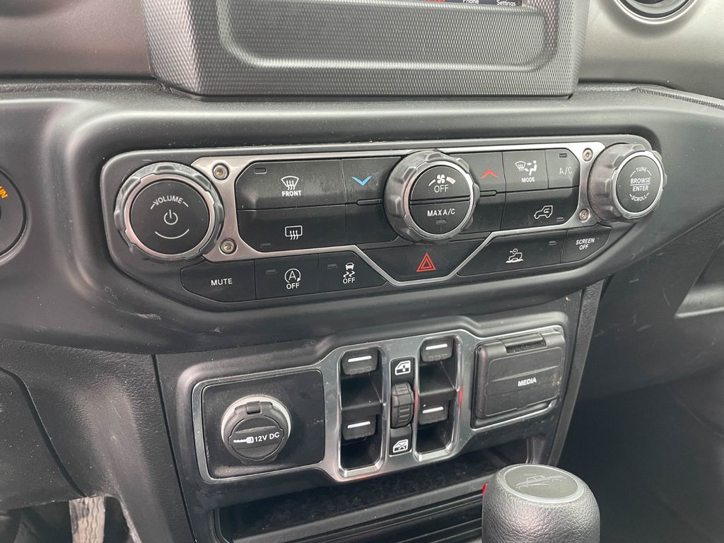 2022 Jeep Gladiator in St-Jérôme, Quebec - 13 - w1024h768px