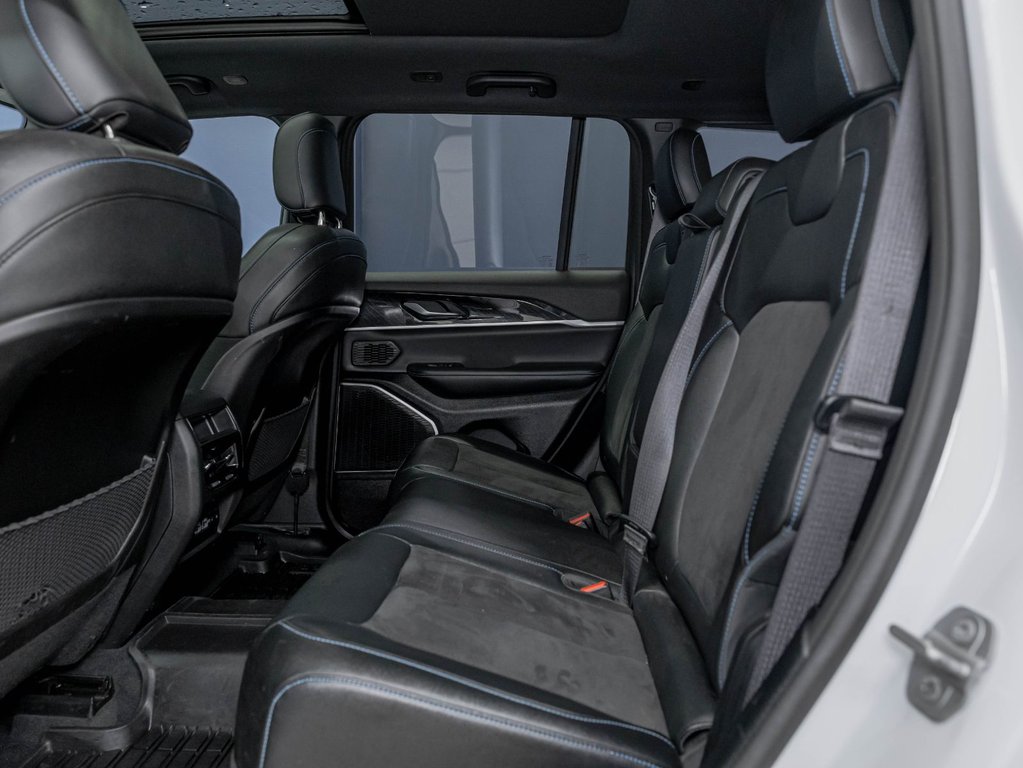 2022 Jeep Grand Cherokee 4xe in St-Jérôme, Quebec - 30 - w1024h768px