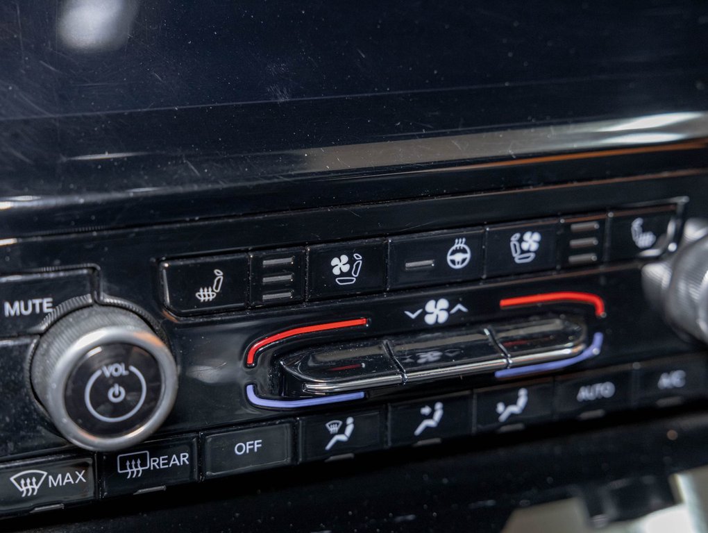 2021 Jeep Grand Cherokee L in St-Jérôme, Quebec - 23 - w1024h768px