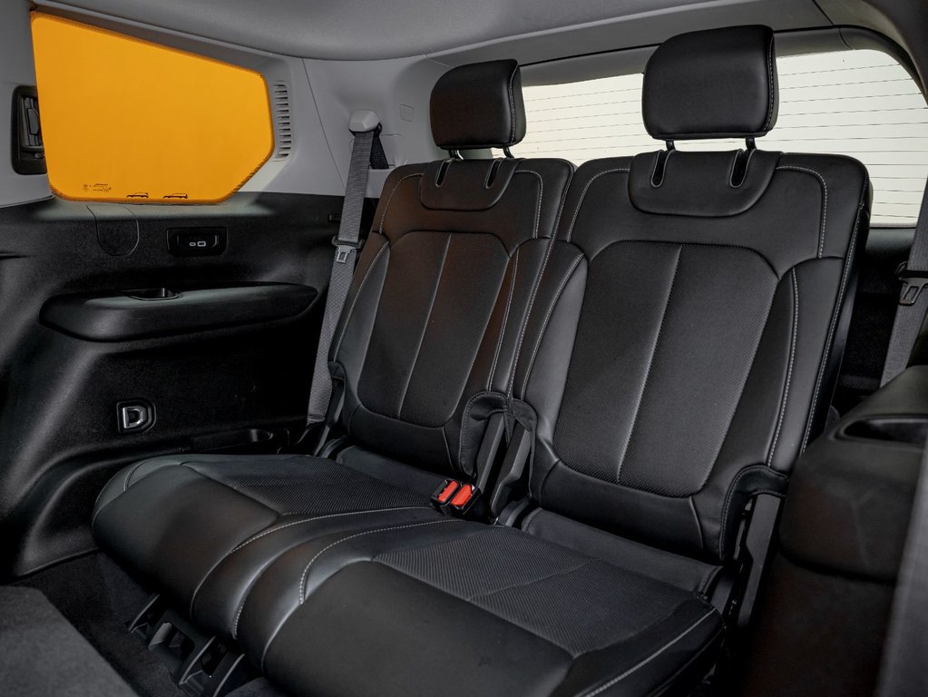 2023 Jeep Grand Cherokee L in St-Jérôme, Quebec - 33 - w1024h768px