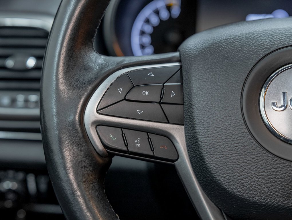 2019 Jeep Grand Cherokee in St-Jérôme, Quebec - 15 - w1024h768px