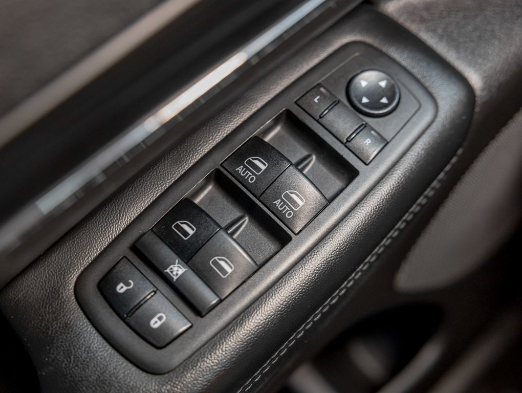 2019 Jeep Grand Cherokee in St-Jérôme, Quebec - 28 - w1024h768px