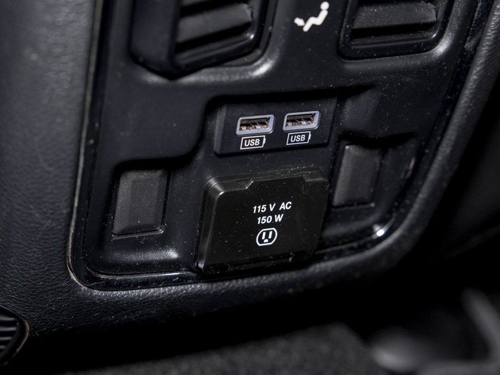 2020 Jeep Grand Cherokee in St-Jérôme, Quebec - 29 - w1024h768px