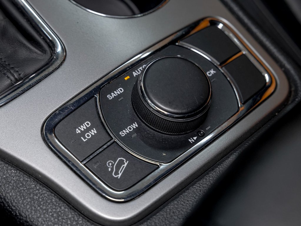 2020 Jeep Grand Cherokee in St-Jérôme, Quebec - 22 - w1024h768px