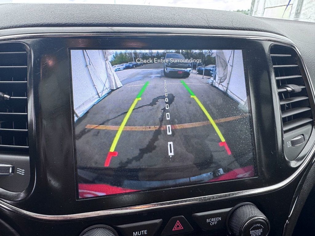 2021 Jeep Grand Cherokee in St-Jérôme, Quebec - 13 - w1024h768px