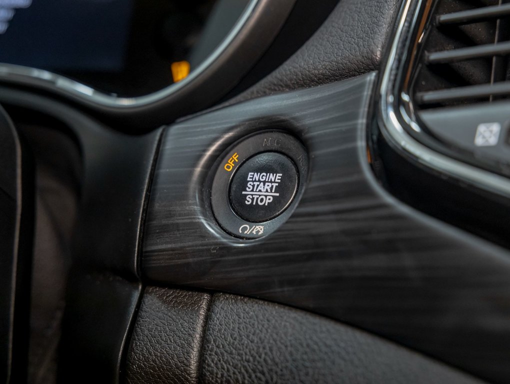 2021 Jeep Grand Cherokee in St-Jérôme, Quebec - 27 - w1024h768px