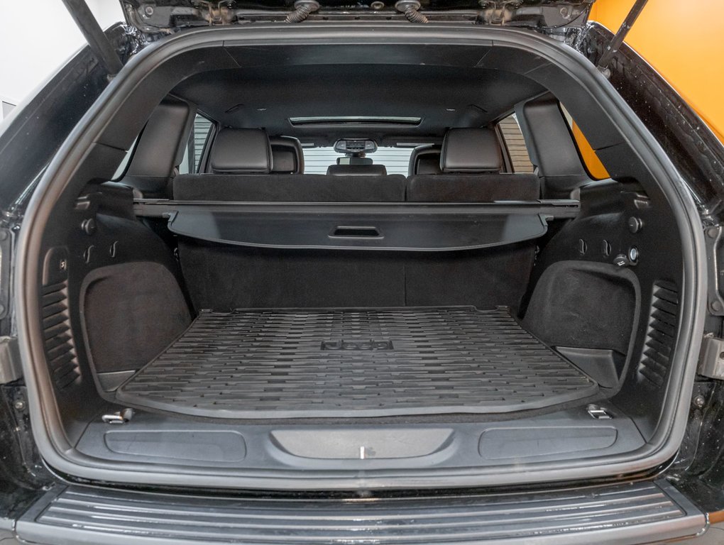 2021 Jeep Grand Cherokee in St-Jérôme, Quebec - 30 - w1024h768px