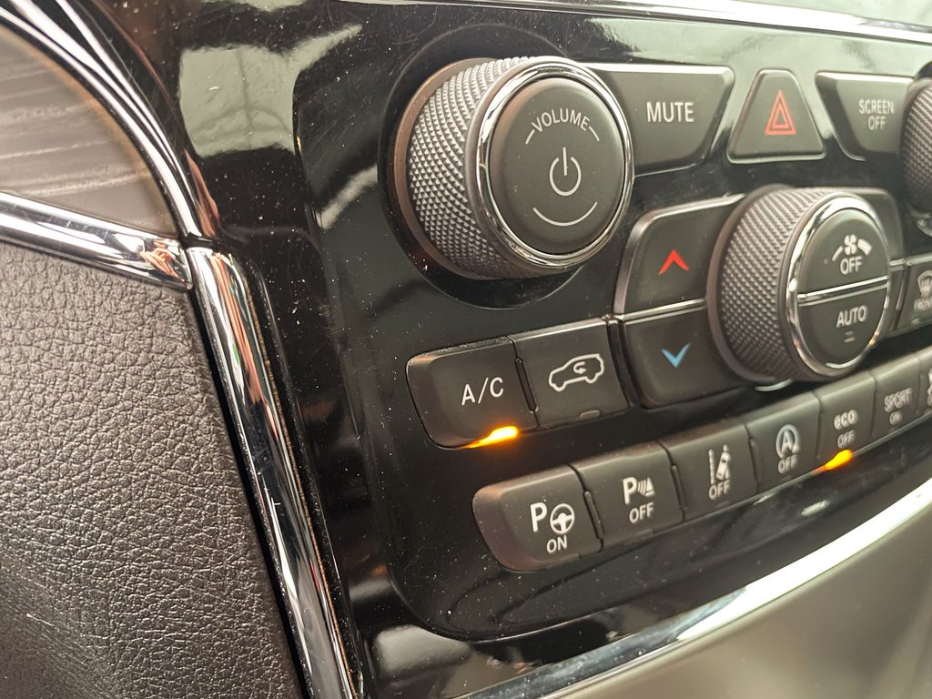 2021 Jeep Grand Cherokee in St-Jérôme, Quebec - 17 - w1024h768px