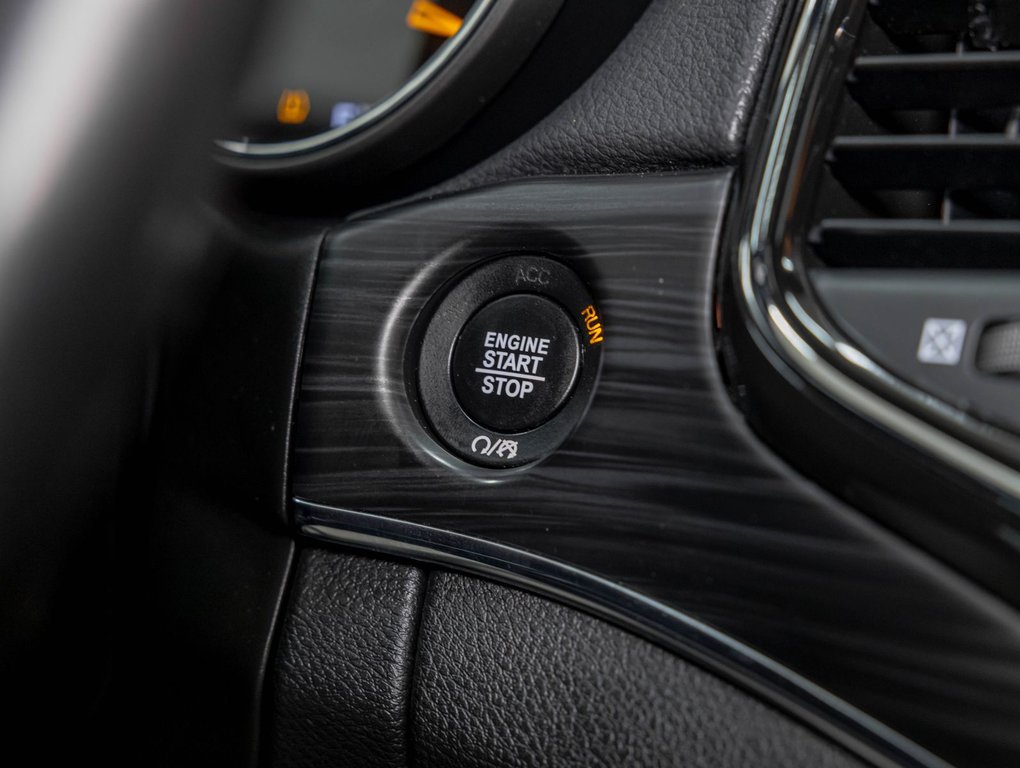 2021 Jeep Grand Cherokee in St-Jérôme, Quebec - 27 - w1024h768px