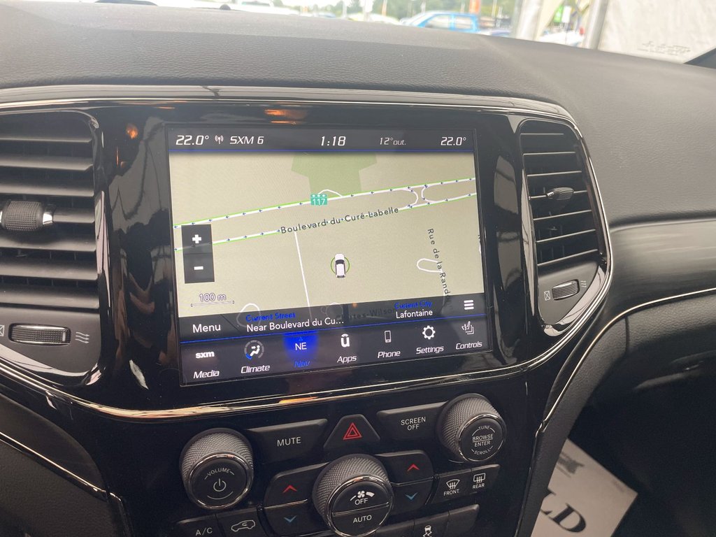 2021 Jeep Grand Cherokee in St-Jérôme, Quebec - 4 - w1024h768px