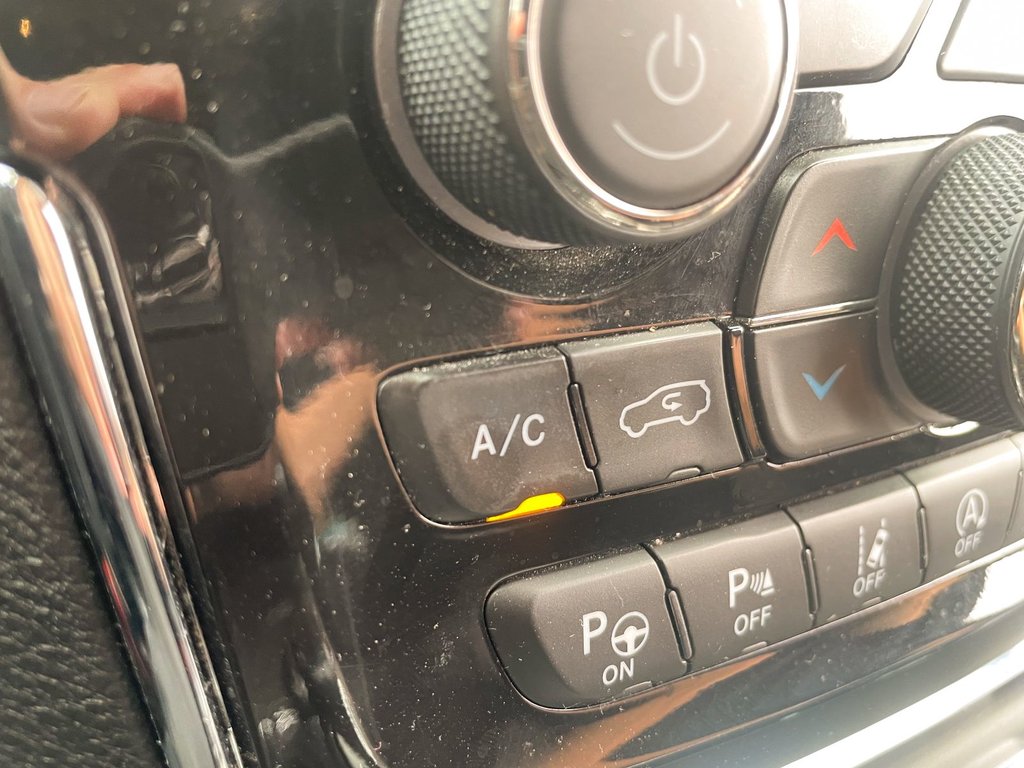 2022 Jeep Grand Cherokee in St-Jérôme, Quebec - 16 - w1024h768px