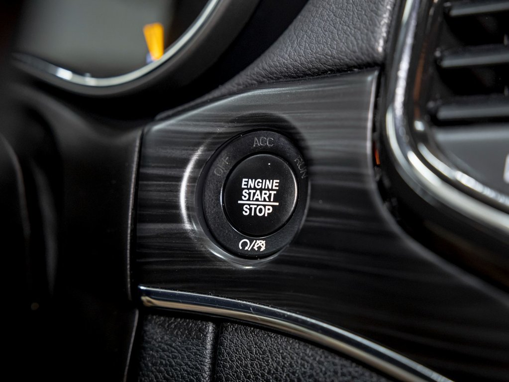 2022 Jeep Grand Cherokee in St-Jérôme, Quebec - 26 - w1024h768px